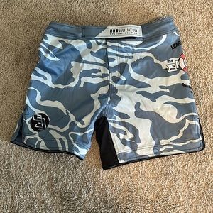 93 brand shorts size large no bad smells
